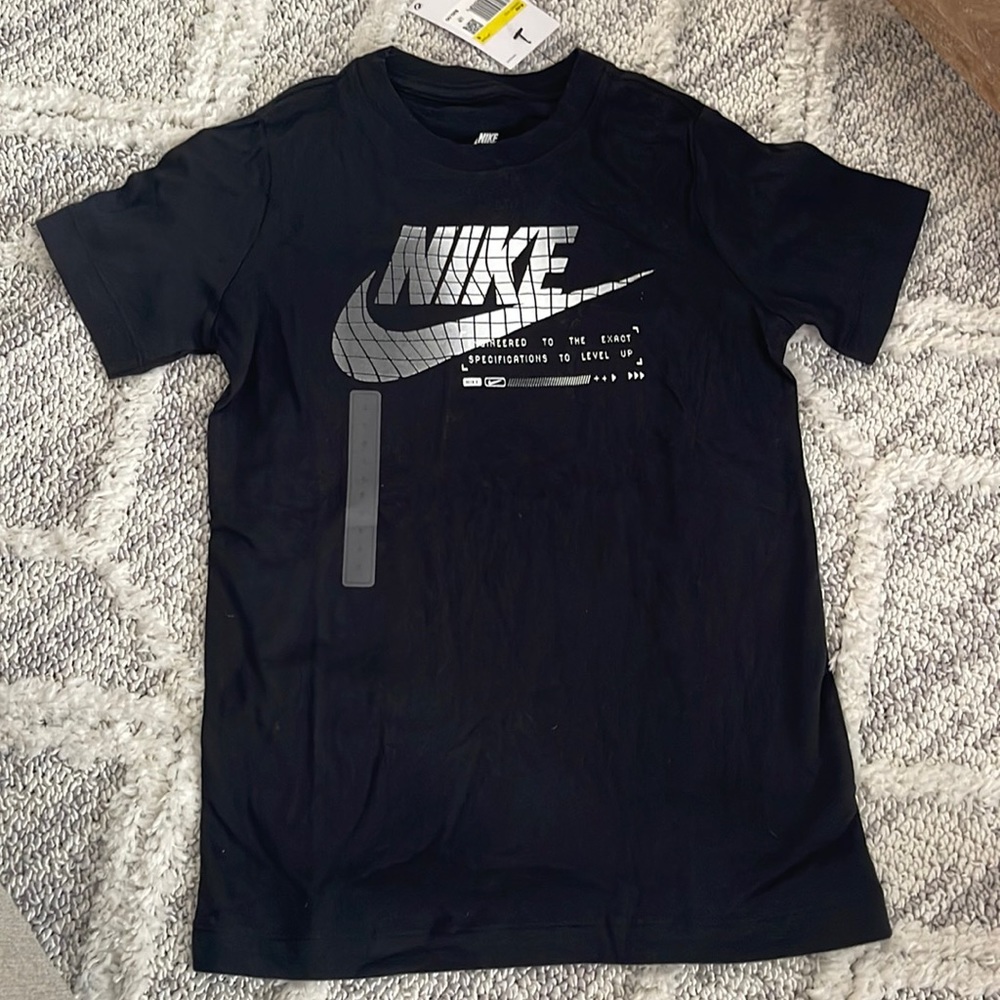 NWT Nike T shirt